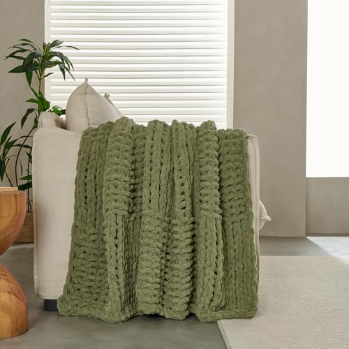 Soft Knitted Throw Blanket - 50x60 Inch Cozy & Lightweight All-Season Blanket, Wrinkle-Resistant Polyester for Couch, Bed, Sofa, Reading Nook (Green) - color: Green