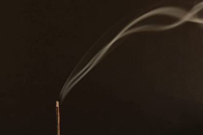 Oud Agarwood Incense Sticks - Artisan Luxury Masala Incense - Handrolled Long-Burning (75 Minutes) Extra-Thick Sticks - Exotic Divine Scent for Home, Spirituality & Meditation - Oudh