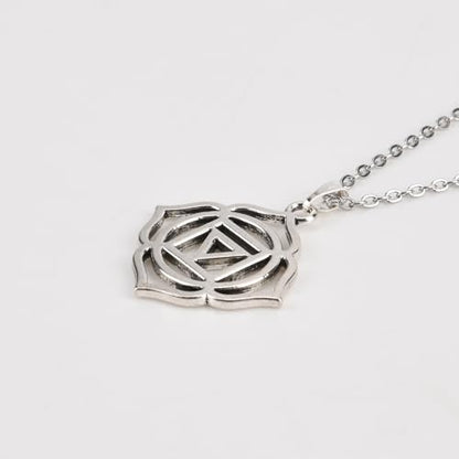 Throat Chakra Healing Kit – Communication & Expression with Crystals, Essential Oils, Candle, Meditation Shawl, Chakra Jewelry, Affirmations & Guidebook (5th Box) - color: Throat Chakra