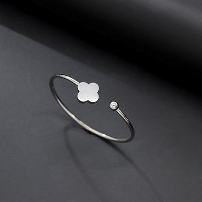 Clover Bracelet Bangle for Women, Lucky Bracelet Friendship Bracelet Gold Clover Bracelets Open Bangle Jewelry Cuff Stainless Steel Bracelet Birthday Christmas Gifts for Women - color: Silver
