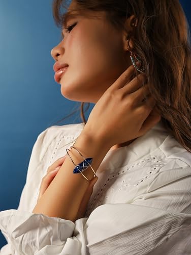 Handmade Green Aventurine Wire Wrapped Cuff Bracelet, Adjustable Minimalist Boho Bangle for Women - style: Bracelet BRAC.005