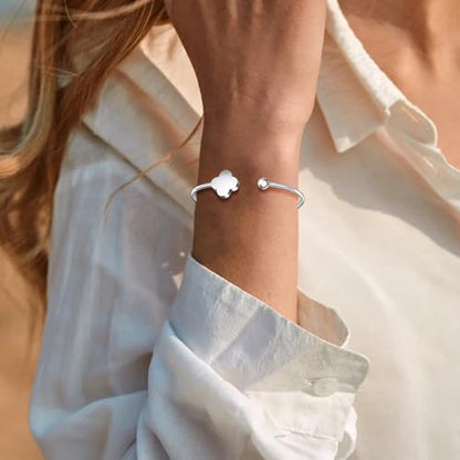 Clover Bracelet Bangle for Women, Lucky Bracelet Friendship Bracelet Gold Clover Bracelets Open Bangle Jewelry Cuff Stainless Steel Bracelet Birthday Christmas Gifts for Women - color: Silver