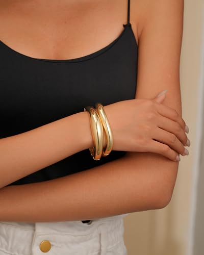 2pcs Gold Bangle Bracelets for Women, Trendy Hinged Cuff Open Wide Chunky Gold Bracelet Stack Arm Cuff Jewelry for Women