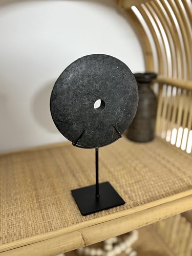 Decorative disc of Oriental style in Black Stone, Elegant, enhanced on a matt black metal base. Evoking the purity of Forms and the connection with the Nature of Zen Art