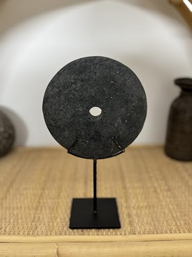 Decorative disc of Oriental style in Black Stone, Elegant, enhanced on a matt black metal base. Evoking the purity of Forms and the connection with the Nature of Zen Art