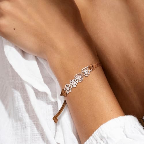 callie Personalized Women Bracelet, Family Bracelet Mother's Day Birthday Gifts for Mom Grandma Wife - color: Birth Flower