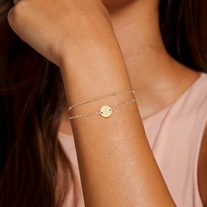 MONOZO Gold Initial Bracelets for Women Girls Jewelry Gifts Trendy - Dainty 18K Gold Plated Disc Monogram Letter A-Z Initial Bracelets for Women Girls Teens Personalized Letter Bracelet Birthday Gifts - color: Gold, style: O
