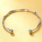 A Minimalist Wrist Bracelet, Hypoallergenic, Suitable for Daily Wear - color: Silver