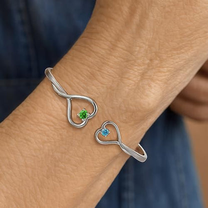 callie Personalized Women Bracelet, Family Bracelet Mother's Day Birthday Gifts for Mom Grandma Wife - color: Brass