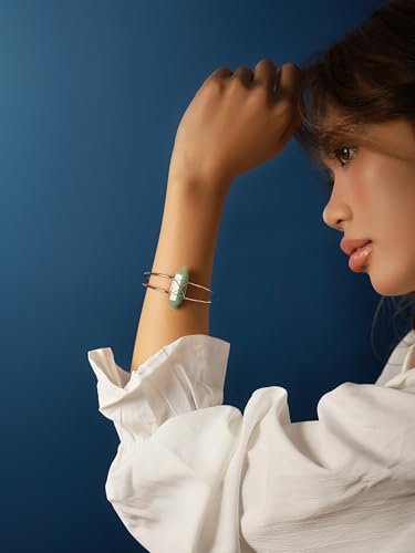 Handmade Green Aventurine Wire Wrapped Cuff Bracelet, Adjustable Minimalist Boho Bangle for Women - style: Bracelet BRAC.004