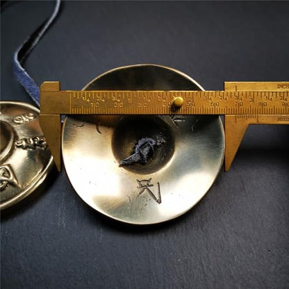 Tibetan Tingsha Bell Set - Tibetan Cymbals - for Sound Healing, Yoga, Meditation, and Mindfulness,Handmade in Nepal,Made of Bronze,Om Mantra Pattern,6.5cm/2.6 inch - color: 9-Bronze-Om-6.5cm