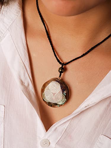 MINACHI Orgone Necklace, 7 Chakra Stone Orgonite Pendant for Spiritual Healing and Positive Energy Meditation - color: Triskelion