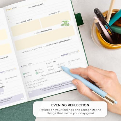Clever Fox Four-Minute Journal – Daily Positivity Journal with Prompts – Motivational Affirmation, Mental Health & Habit Tracker (Forest Green) - color: Forest Green