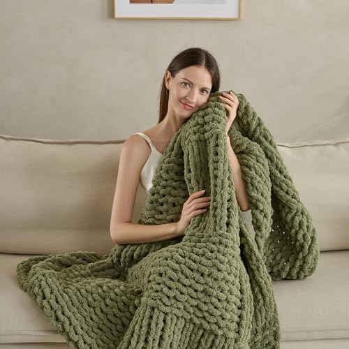 Soft Knitted Throw Blanket - 50x60 Inch Cozy & Lightweight All-Season Blanket, Wrinkle-Resistant Polyester for Couch, Bed, Sofa, Reading Nook (Green) - color: Green