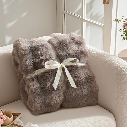 Amélie Home Faux Fur Throw Blanket, Ultra Soft Fuzzy Plush Bubble Blanket for Couch, Bed & Living Room, 60"x80", Cationic Bear Brown - color: Heather Brown, size: 60" x 80"