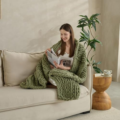 Soft Knitted Throw Blanket - 50x60 Inch Cozy & Lightweight All-Season Blanket, Wrinkle-Resistant Polyester for Couch, Bed, Sofa, Reading Nook (Green) - color: Green