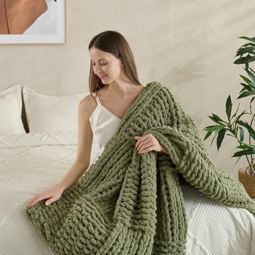 Soft Knitted Throw Blanket - 50x60 Inch Cozy & Lightweight All-Season Blanket, Wrinkle-Resistant Polyester for Couch, Bed, Sofa, Reading Nook (Green) - color: Green