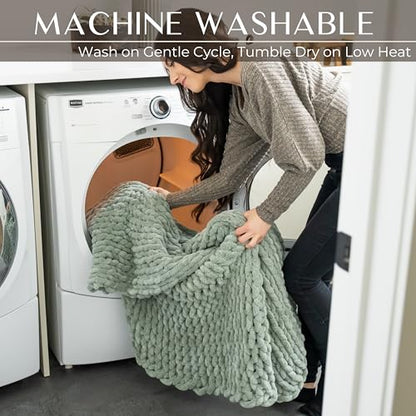 SAMIAH LUXE Chunky Knit Throw Blanket 50x70, Graphite Gray Chenille Throw Blanket for Couch Bed Sofa, Soft Fluffy Cable Knit Blanket, Oeko-TEX Certified, Machine Washable