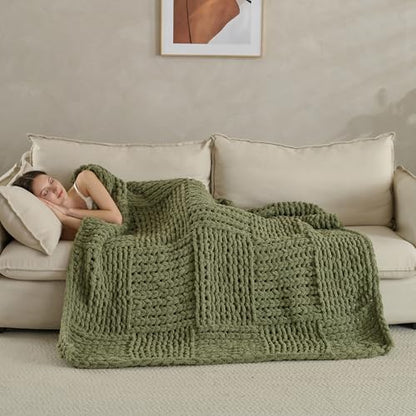 Soft Knitted Throw Blanket - 50x60 Inch Cozy & Lightweight All-Season Blanket, Wrinkle-Resistant Polyester for Couch, Bed, Sofa, Reading Nook (Green) - color: Green
