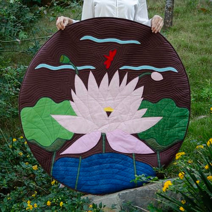 Handmade Lotus Applique Meditation Rug, Round Quilted Floor Mat, 43.3 Inch Cotton Patchwork Decor Rug for Yoga, Zen Space & Living Room