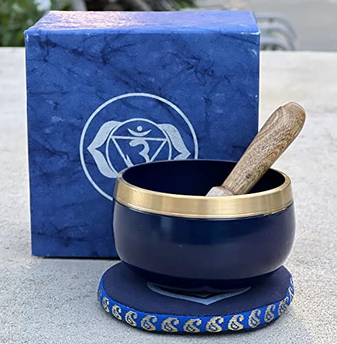 Chakra Singing Bowls with Wooden Striker & Cushion Gift Box Set | Lift Vibration & Frequency; Sound Therapy; Holistic Healing, Meditation & Relaxation Mindfulness Mantra (Third Eye) - color: Third Eye Chakra