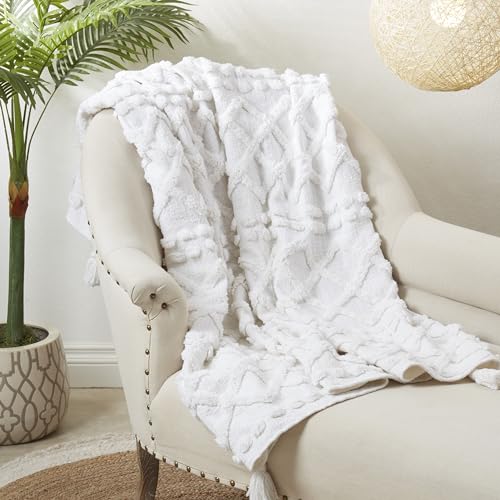 SARO LIFESTYLE Chic Tufted Throw with Tassels