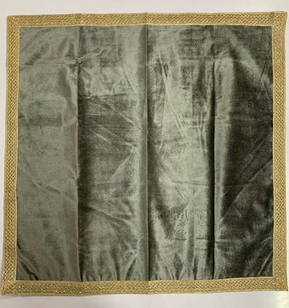SMMS Spiritual Velvet Table Cloth Altar Tarot Spread (Grey/Silver, Medium- 61cm*61cm/ 24inch*24inch) - color: Grey/Silver, size: Medium- 61cm*61cm/ 24inch*24inch