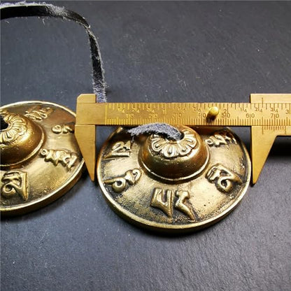 Tibetan Tingsha Bell Set - Tibetan Cymbals - for Sound Healing, Yoga, Meditation, and Mindfulness,Handmade in Nepal,Made of Brass,OM Mantra Pattern,6.5cm/2.6 inch - color: 4-Brass-Om-6.5cm