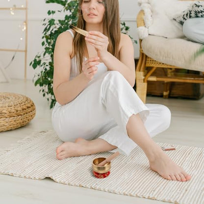 Unomor Brass Tibetan Singing Bowl Set with Cushion and Mallet for Yoga Meditation Antique Sound Bowl for Healing Frequencies Mindfulness Relaxation Decorative Home Decor