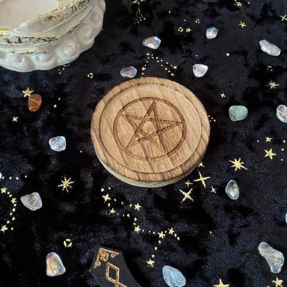 HOMSFOU Wooden Pentacle Altar Plate Candle Holder Tealight Candlestick for Home Decor Parties and Spiritual Use Elegant Centerpiece for Tables Gardens and Celebrations