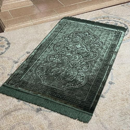 Modefa Luxury Velvet Prayer Rug with Prayer Beads | Soft Elegant Muslim Turkish Janamaz Sajada Carpet for Men and Women | Plain Solid Prayer Mat Ramadan Eid Gift - Paisley (Dark Green) - color: Dark Green
